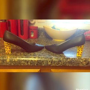 ER Designs custom hand painted pump. Name: Siren